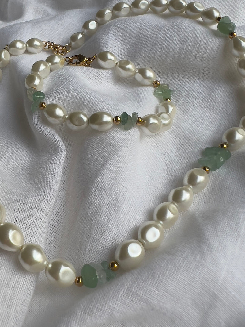 Pearl Necklace | Fine Dark Green Crystal and Giant Seed Pearl Necklace